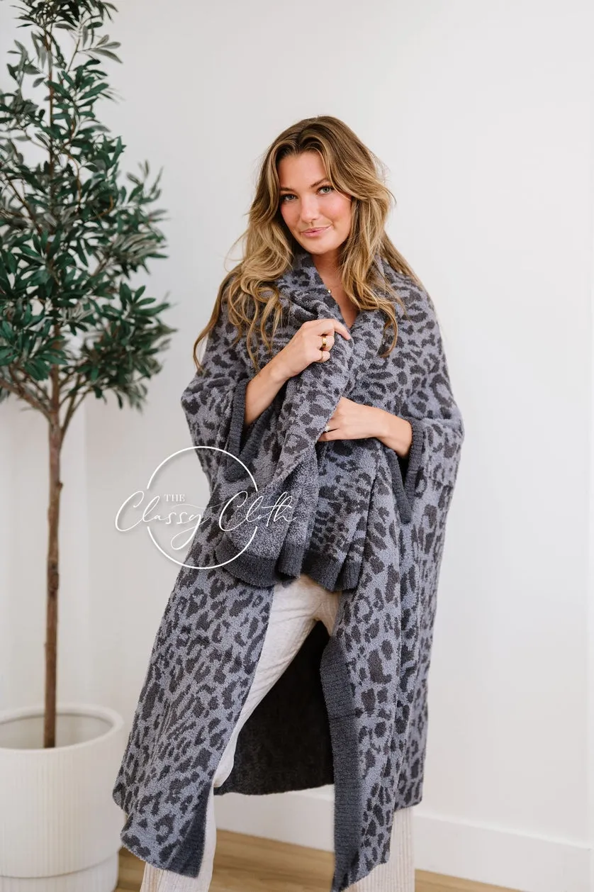 Luxe Wearable Blanket | Grey Dark Leopard