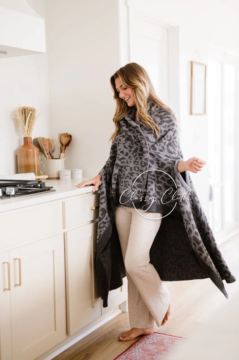 Luxe Wearable Blanket | Grey Dark Leopard