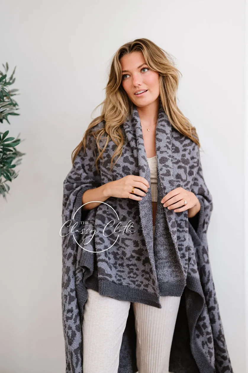 Luxe Wearable Blanket | Grey Dark Leopard