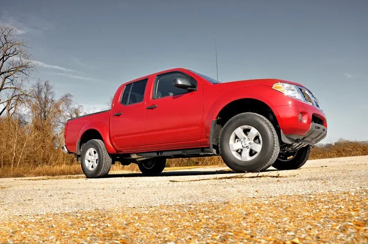 Rough Country Lift Kit Nissan Xterra 2WD/4WD (05-15) [2.5" Lift] w/ Red or Aluminum Spacers